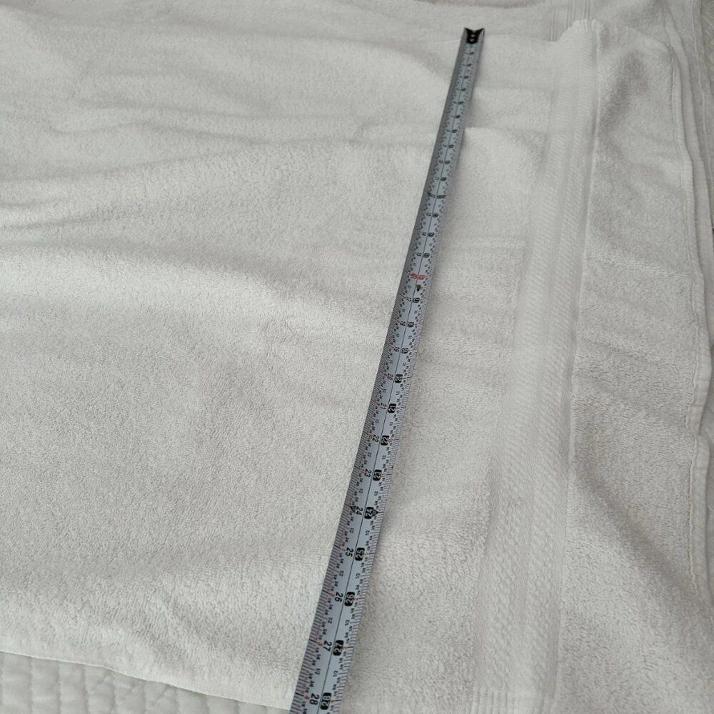 LOT of 5 White Bath Towels - Picture 3 of 4